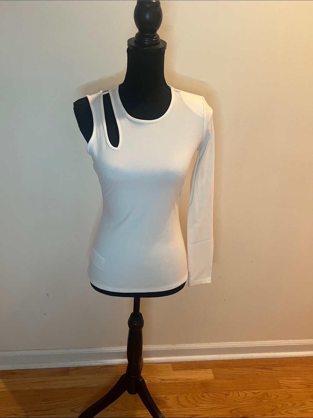 BCBGMAXAZRIA Top